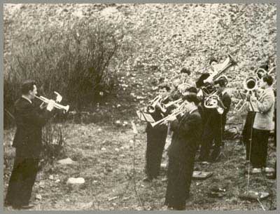 Foto der ersten Musikprobe im April 1955 im "Hasengraben"